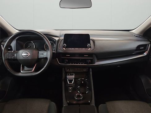 Used 2025 Nissan Rogue SV image 13