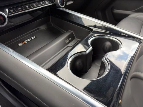 Used 2025 Chevrolet Tahoe Z71 image 22