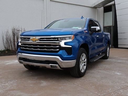 Used 2022 Chevrolet Silverado 1500 LTZ w/ LTZ Premium Package AWD/4WD image 3