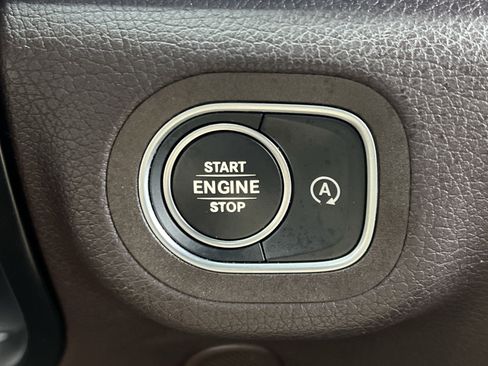 Certified 2022 Mercedes-Benz GLS 450 4MATIC image 32