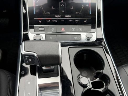 Used 2022 Audi Q7 3.0T Premium image 29