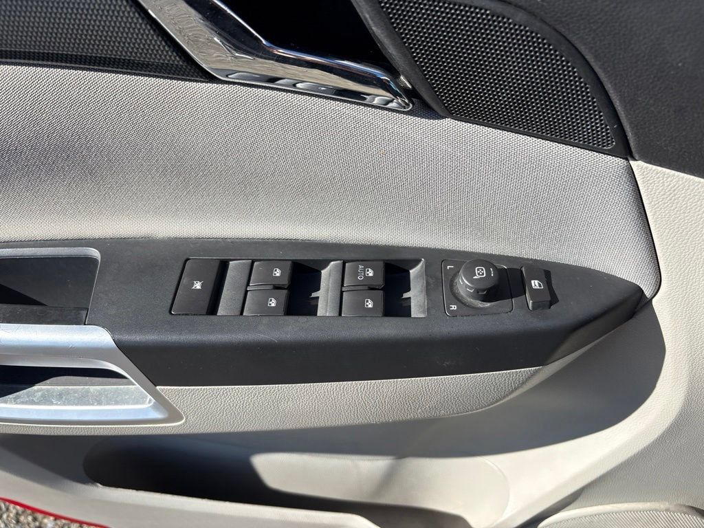 Used 2009 Saturn Vue XR FWD image 16