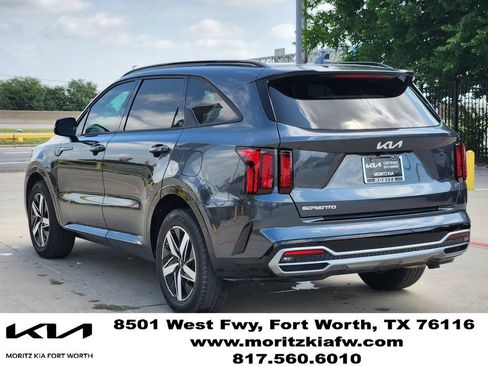 Certified 2023 Kia Sorento EX w/ Panoramic Sunroof Package FWD image 6