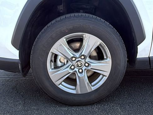 Certified 2022 Toyota RAV4 XLE w/ Convenience Package image 9