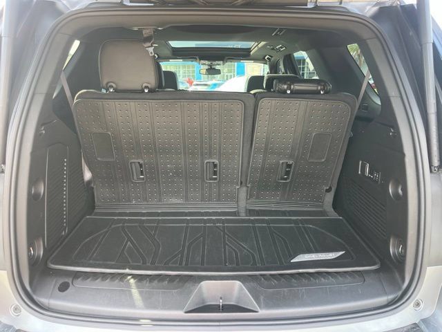 Used 2022 Chevrolet Tahoe LT w/ Luxury Package RWD image 6