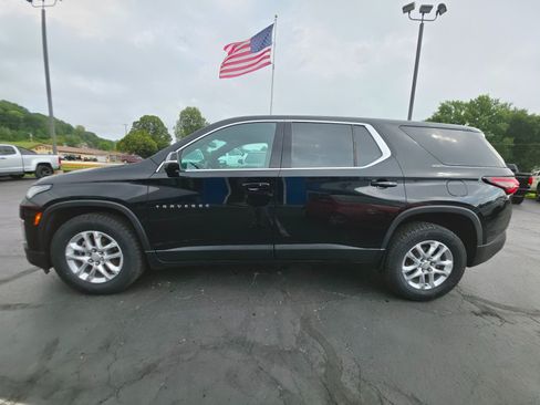Used 2022 Chevrolet Traverse LS AWD/4WD image 2
