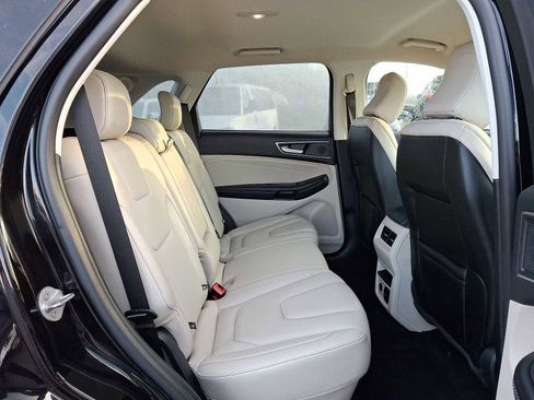 Used 2022 Ford Edge Titanium image 31