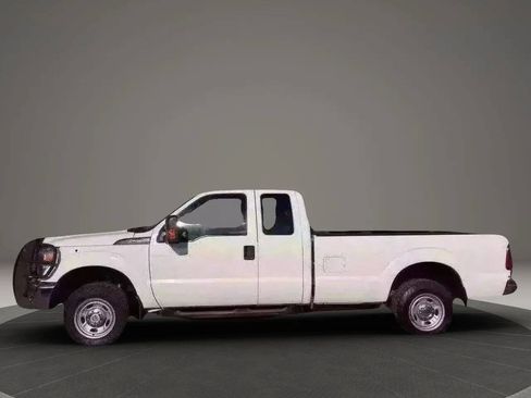 Used 2016 Ford F250 XL w/ Power Equipment Group image 3