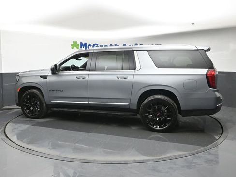 Used 2023 GMC Yukon XL Denali w/ Advanced Technology Package AWD/4WD image 27