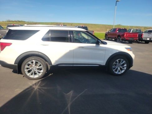 Used 2023 Ford Explorer Platinum w/ Class IV Trailer Tow Package image 6