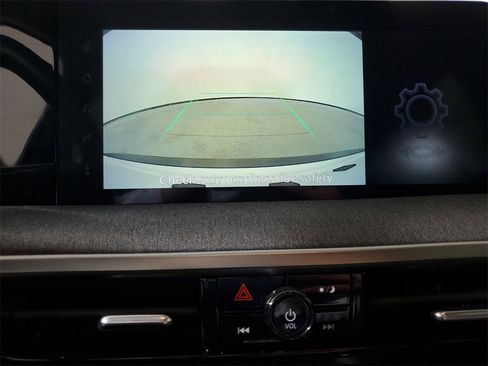 Used 2025 Nissan Kicks SV image 19