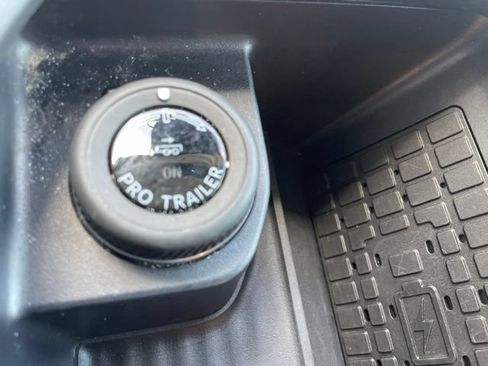 Used 2025 Ford Expedition Active AWD/4WD image 41