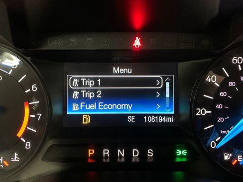 Used 2018 Ford Explorer XLT image 30