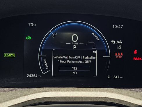 Used 2025 Toyota Camry SE w/ Convenience Package FWD image 18