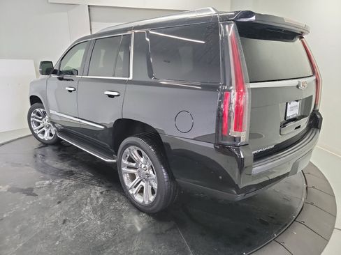Used 2019 Cadillac Escalade Luxury w/ LPO, Radiant Package image 6
