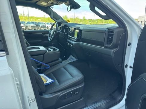 Used 2026 GMC Sierra 1500 SLT AWD/4WD image 18
