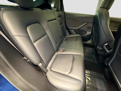 Used 2021 Tesla Model Y Long Range image 14