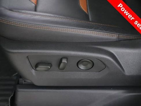 Used 2025 GMC Sierra 1500 AT4 w/ Technology Package AWD/4WD image 19