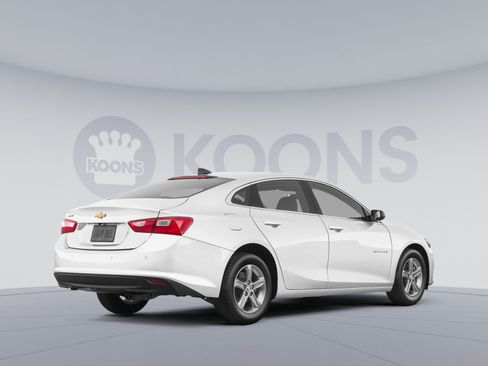 Used 2024 Chevrolet Malibu LS w/ Driver Confidence Package FWD image 4