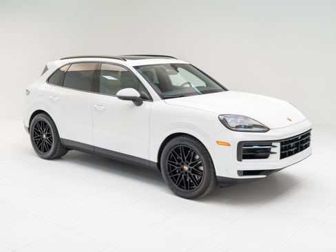Certified 2026 Porsche Cayenne AWD/4WD image 7