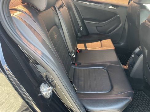 Used 2017 Volkswagen Jetta GLI FWD image 29