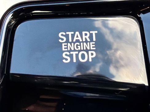 New 2026 BMW 740i w/ Premium Package image 36