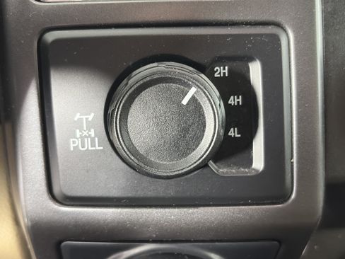 Used 2018 Ford F150 XLT w/ Equipment Group 302A Luxury AWD/4WD image 4