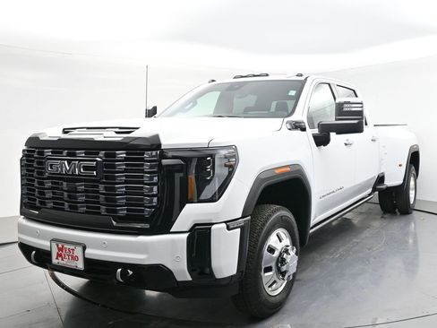 New 2026 GMC Sierra 3500 Denali Ultimate image 1