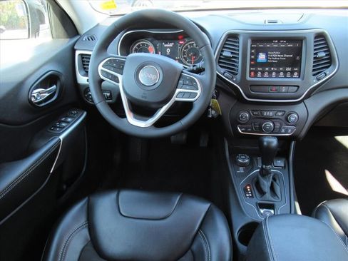 Used 2022 Jeep Cherokee Latitude w/ Sun & Sound Group image 12