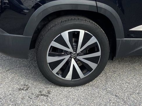 Used 2022 Volkswagen Taos SE image 11