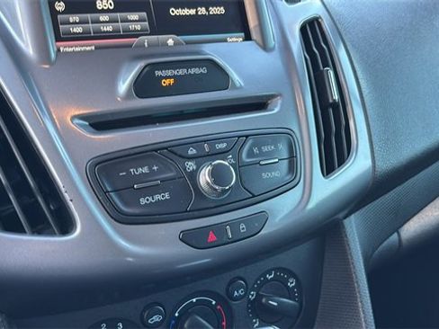 Used 2015 Ford Transit Connect XLT image 19