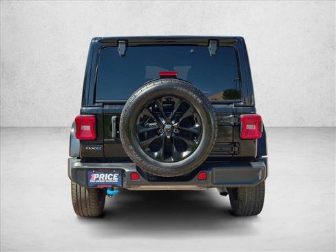 Used 2024 Jeep Wrangler Unlimited Sahara w/ Technology Group AWD/4WD image 7