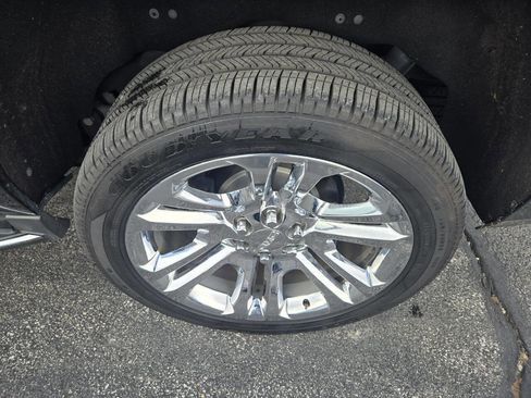 Used 2020 GMC Yukon XL SLT w/ Premium Edition image 25