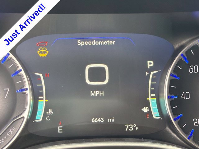 Used 2026 Chrysler Pacifica Select FWD image 32