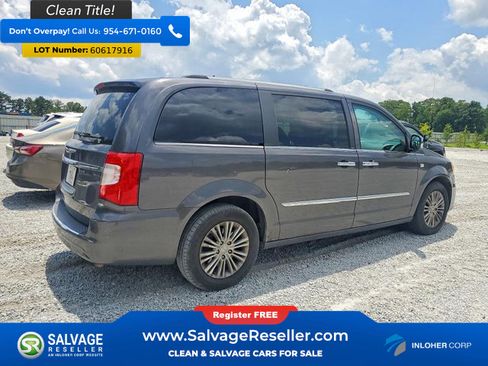 Used 2014 Chrysler Town & Country Touring-L FWD image 4