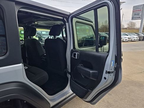 Used 2022 Jeep Wrangler Unlimited Sport image 77