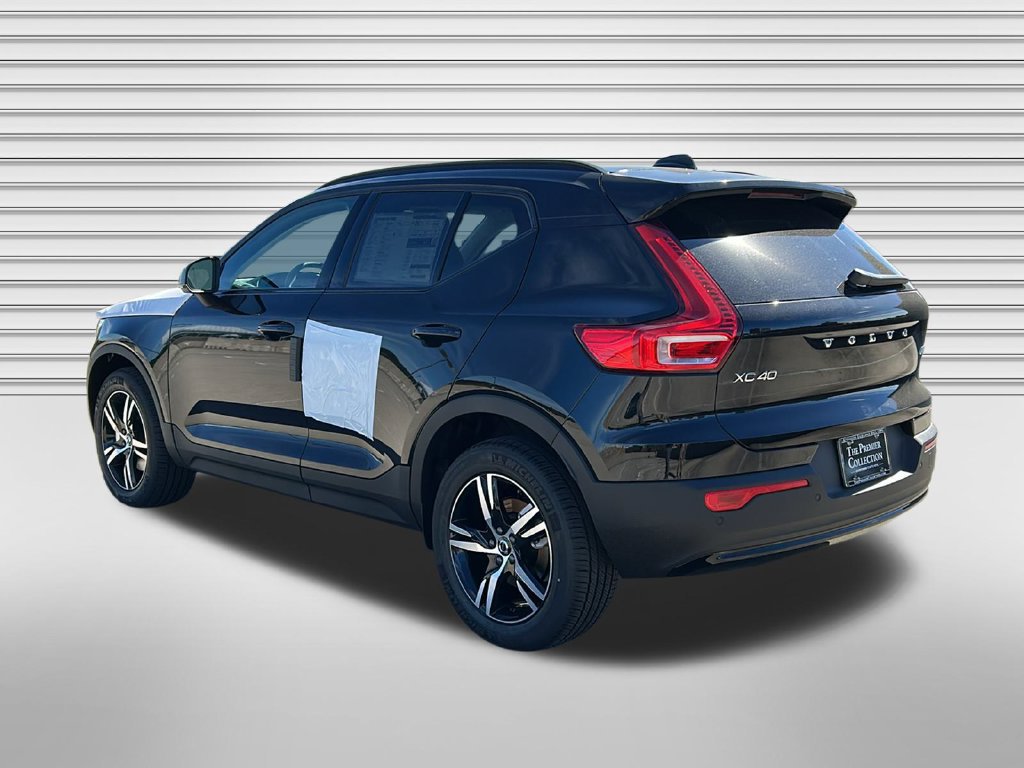 New 2026 Volvo XC40 B5 Core w/ Climate Package AWD/4WD image 6
