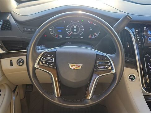 Used 2020 Cadillac Escalade Luxury w/ Escalade Sport Edition image 10