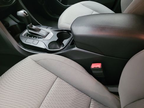 Used 2018 Hyundai Santa Fe Sport FWD image 26