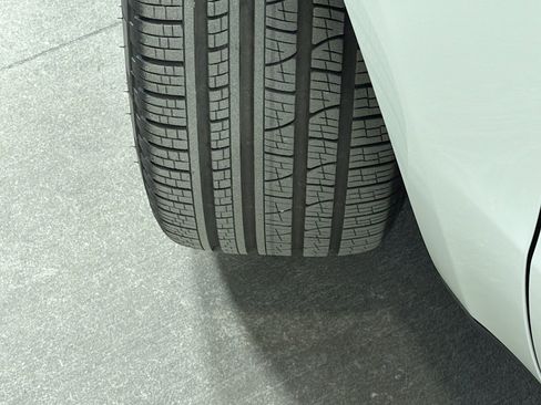 Used 2025 Porsche Macan image 43