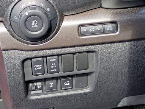 Used 2023 Nissan Titan PRO-4X w/ Pro-4x Convenience Package AWD/4WD image 24