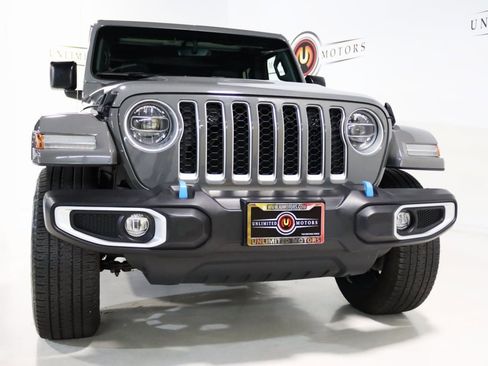 Used 2022 Jeep Wrangler Unlimited Sahara w/ Cold Weather Group image 31