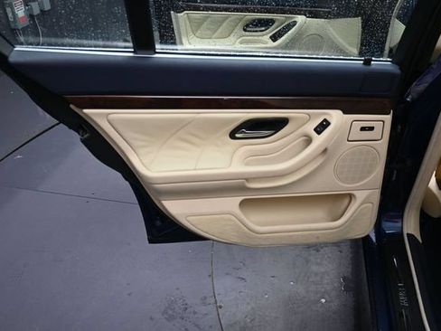 Used 2001 BMW 740i RWD image 10