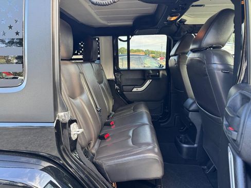 Used 2015 Jeep Wrangler Unlimited Sahara w/ Dual Top Group image 17