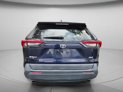 Used 2019 Toyota RAV4 XLE FWD image 6