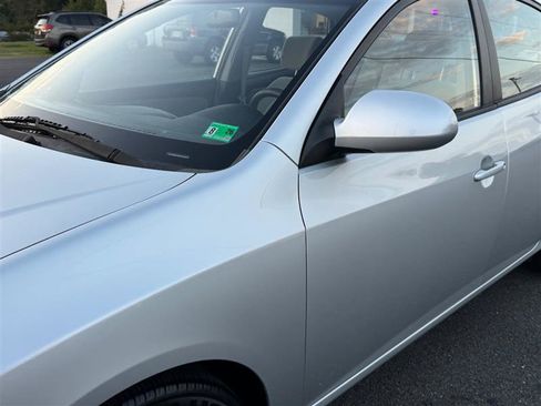 Used 2009 Hyundai Elantra GLS image 9