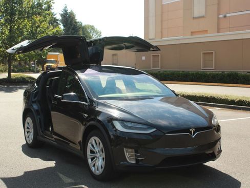 Used 2016 Tesla Model X 90D AWD/4WD image 13
