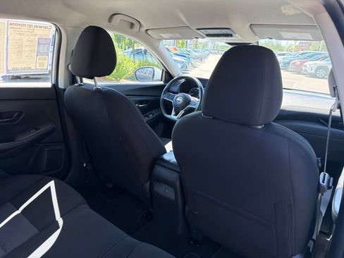 Used 2025 Nissan Sentra SV FWD image 14