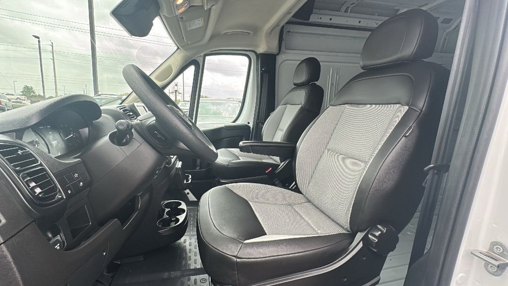 Used 2026 RAM ProMaster 2500 w/ Convenience Group FWD image 4