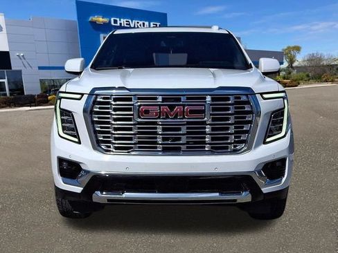 Used 2025 GMC Yukon XL Denali AWD/4WD image 24